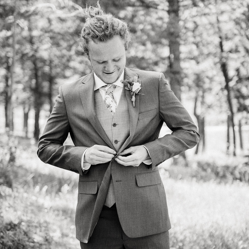 Rachel and Elias /// Estes Park, Colorado Wedding 31 Classic, Stylish, Storytelling